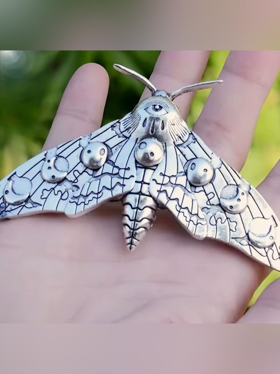 Silver Moth Hair Clip main image 5